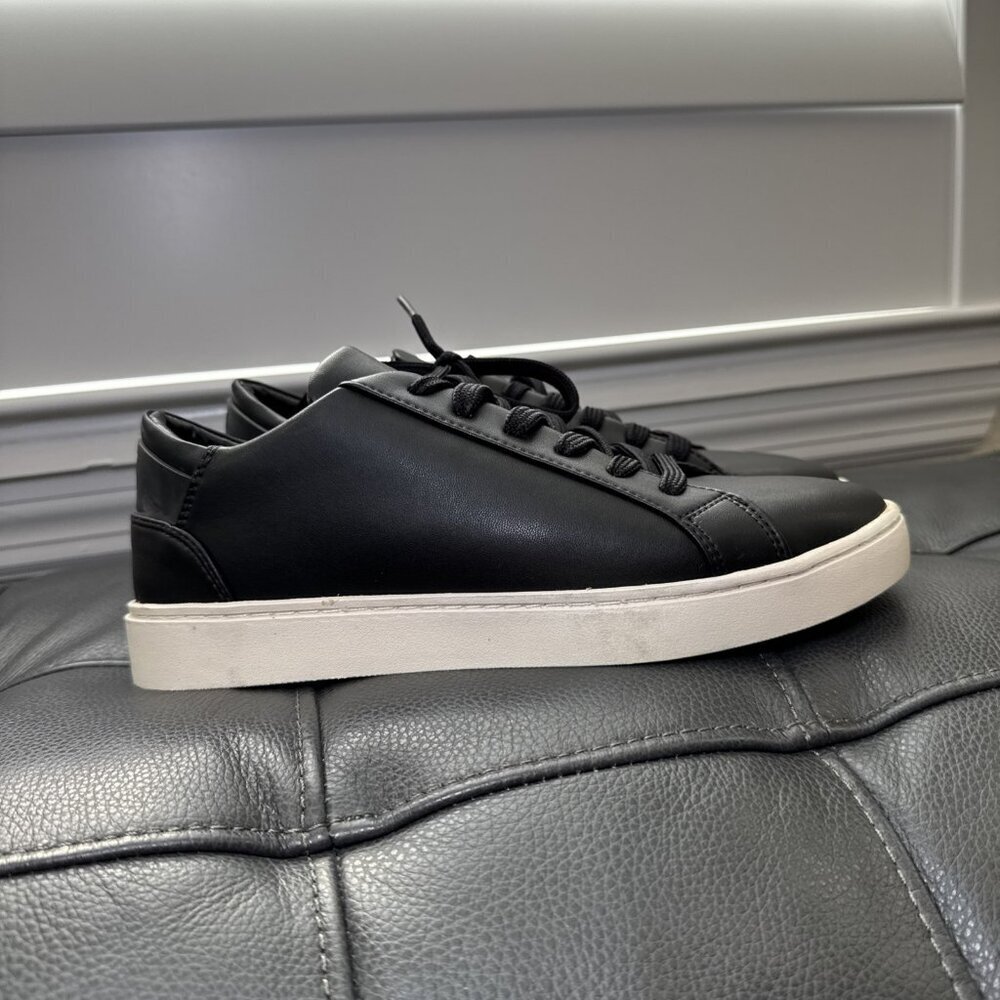 Thousand Fell Lace Up Vegan Leather Sneakers, Women's Size W-7 Brazil - Picture 2 of 6